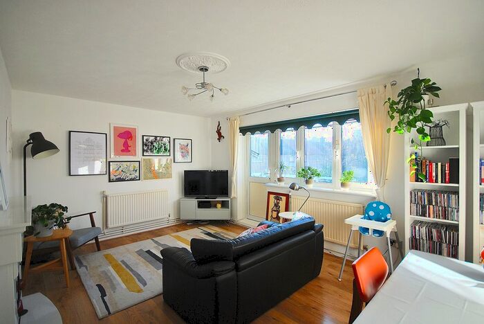 2 Bedroom Flat To Rent In Thorne Close, London, E16