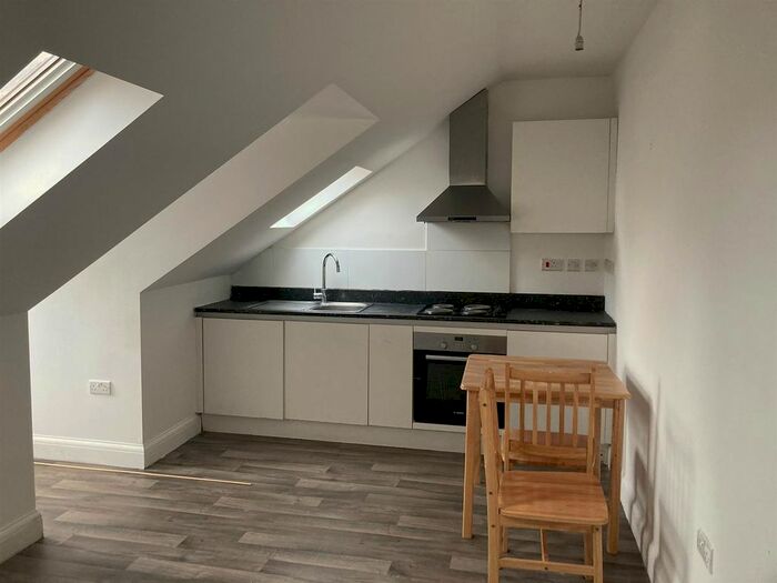 1 Bedroom Flat To Rent In Osterley Park Road, Southall, UB2