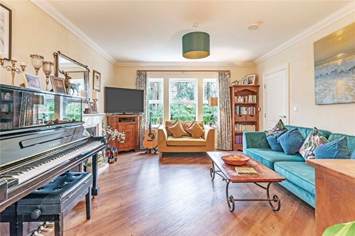 3 Bedroom Detached House For Sale In Redcliffe Place, Tunbridge Wells, Kent, TN2