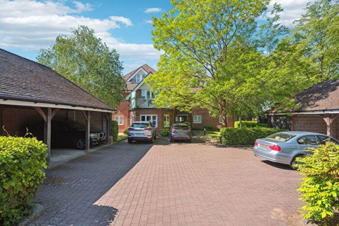 2 Bedroom Flat For Sale In Station Road, Princes Risborough, HP27