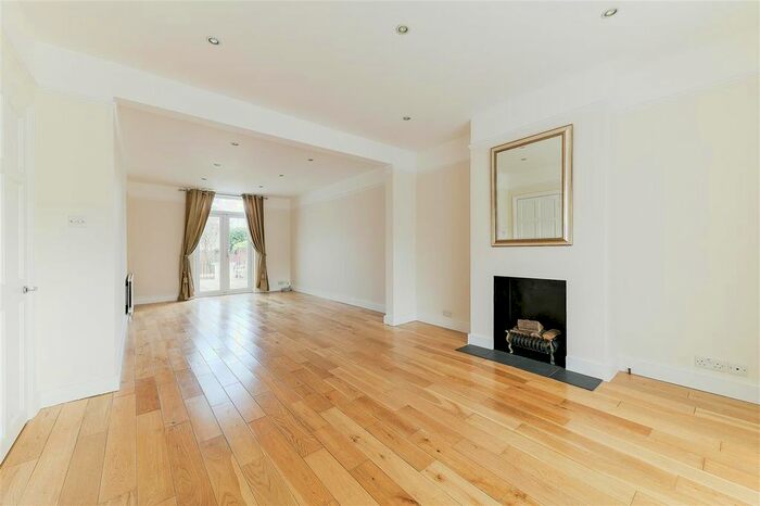 3 Bedroom Detached House To Rent In Dorset Road, Merton Park, London SW19