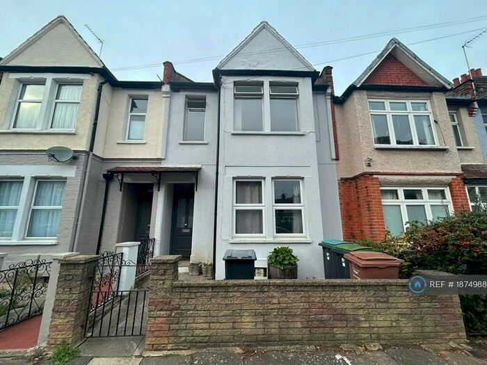 3 Bedroom Flat To Rent In Willingdon Road, London, N22