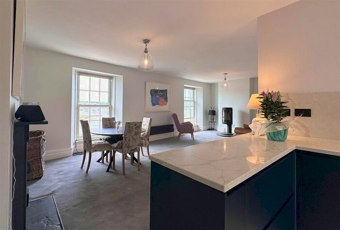 4 Bedroom Terraced House For Sale In Marine Parade, Instow, Bideford, EX39