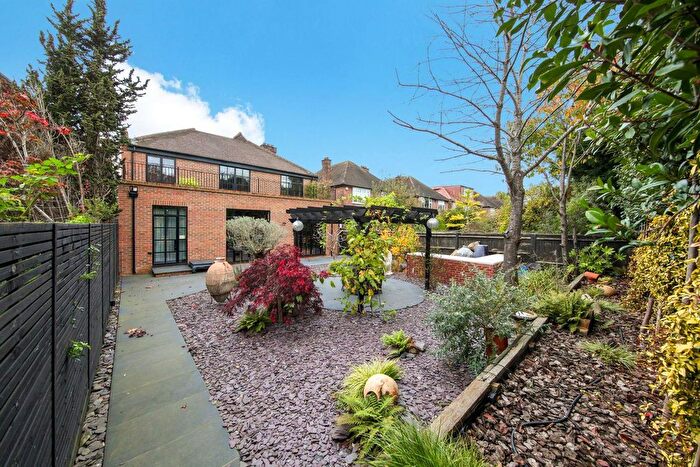5 Bedroom Detached House To Rent In Oman Avenue, NW2