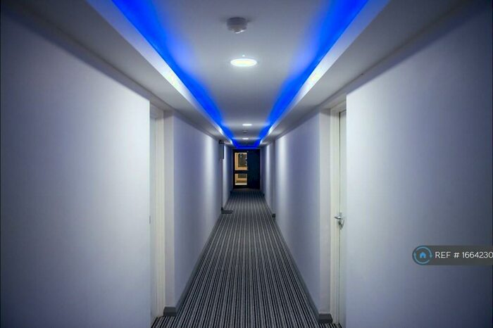 Studio To Rent In Poplar Court, Bradford, BD7