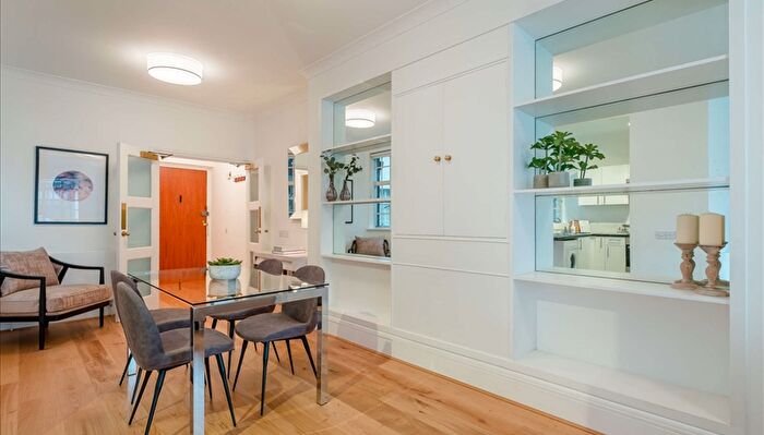 2 Bedroom Apartment To Rent In Park Road, London, NW8