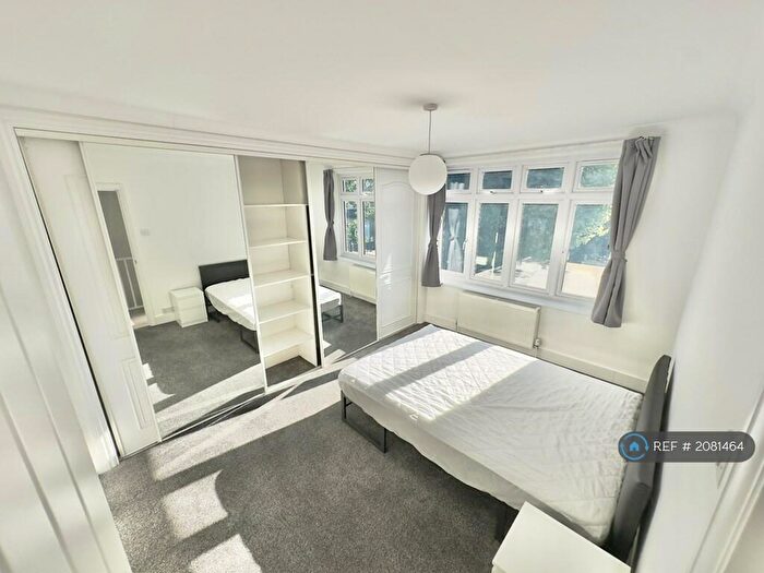 4 Bedroom Terraced House To Rent In Melton Gardens, Romford, RM1