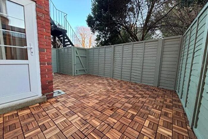 2 Bedroom Flat To Rent In Barrowgate Road, London, W4