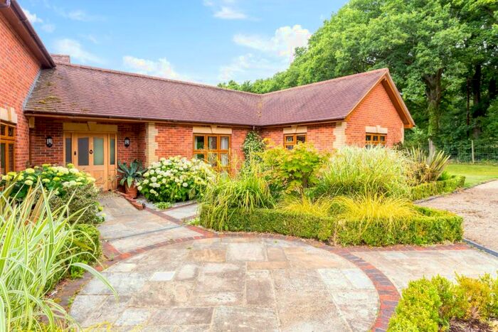 2 Bedroom House To Rent In The Straits Kingsley, GU35