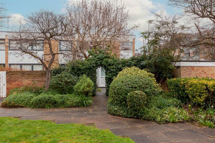 3 Bedroom Property To Rent In Rayners Road, London, SW15