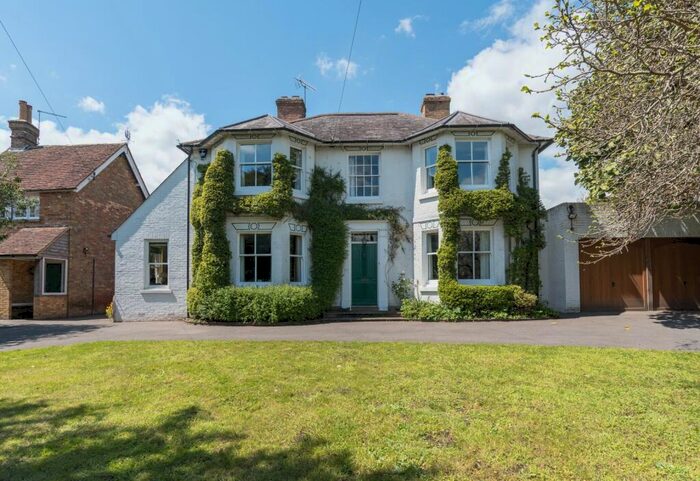 6 Bedroom Detached House For Sale In The Street, Boxley, Kent, ME14