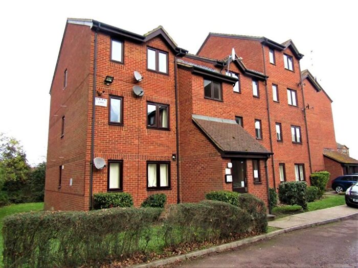 Block Of Flats To Rent In Porter Close, West Thurrock, RM20