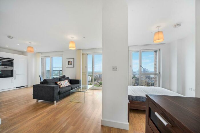 Flat To Rent In Jefferson Plaza, Bow, London, E3