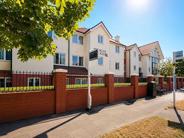 1 Bedroom Flat For Sale In Cooden Drive, Bexhill-On-Sea, TN39
