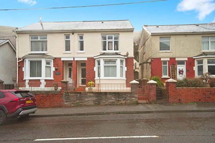 3 Bedroom Semi-Detached House For Sale In Park Avenue, Ogmore Vale, Bridgend, CF32