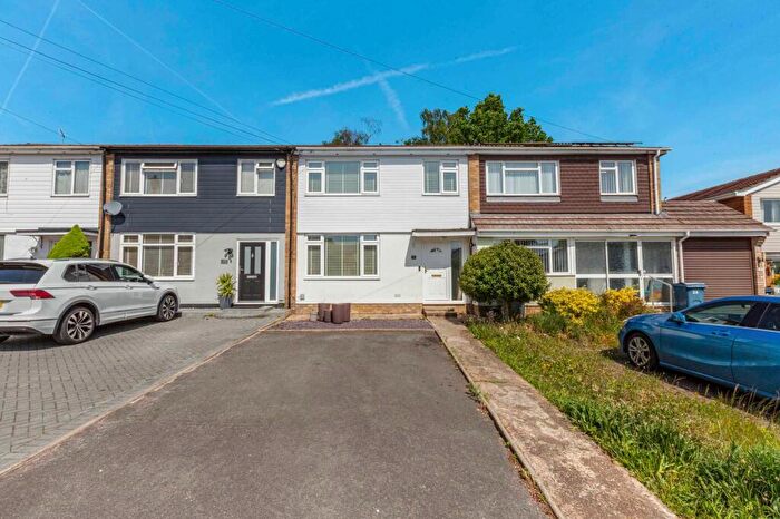 3 Bedroom Terraced House For Sale In The Greenway, Penn, HP10