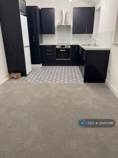3 Bedroom Flat To Rent In Compstall Road, Romiley, Stockport, SK6