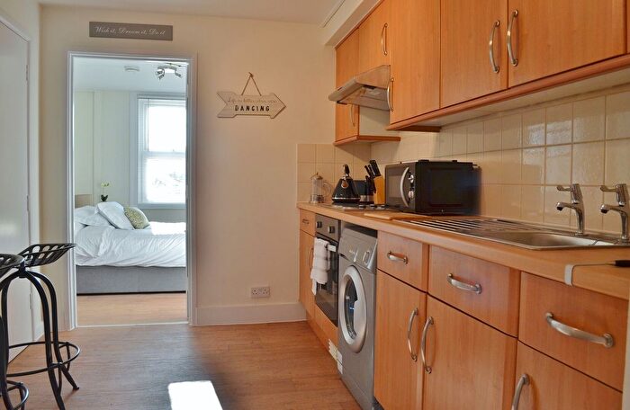 1 Bedroom Flat To Rent In Cross Street, St Clements, Oxford, OX4