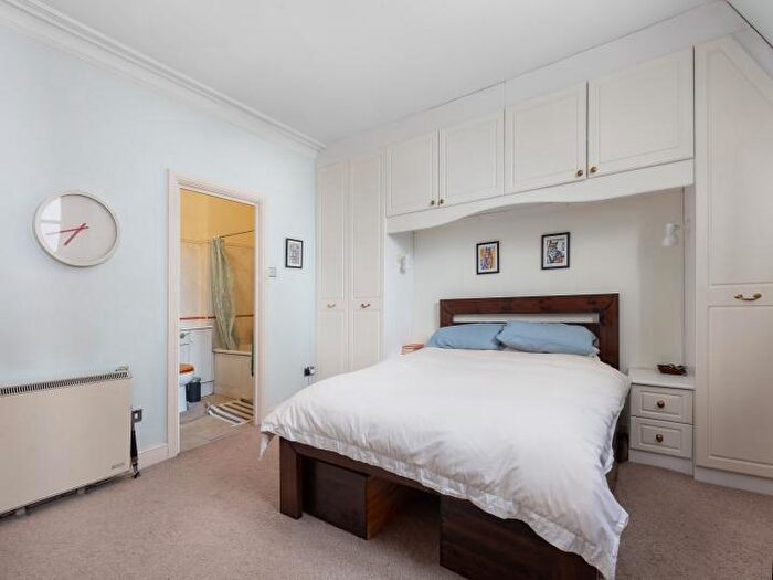 2 Bedroom Apartment To Rent In Imperial Hall, - City Road, London, EC1V