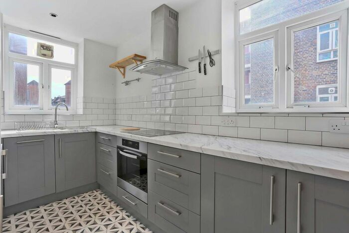 3 Bedroom Flat To Rent In Homerton Road, Homerton, E9