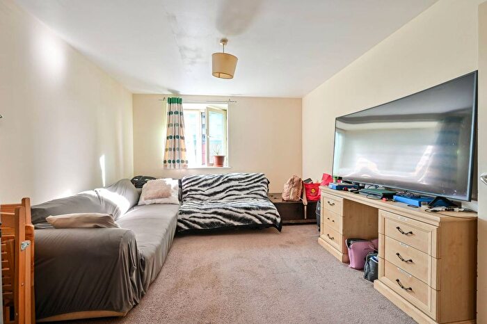 2 Bedroom Flat To Rent In Westminster Bridge Road, Waterloo, London, SE1
