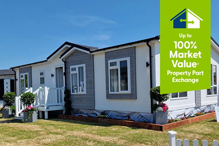 2 Bedroom Park Home For Sale In Chertsey, Surrey, KT16