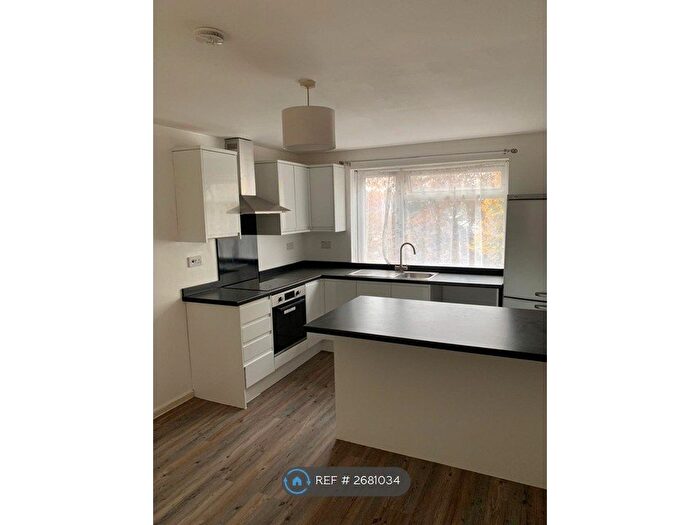 2 Bedroom Flat To Rent In Phoenix Court, London Colney, St. Albans, AL2