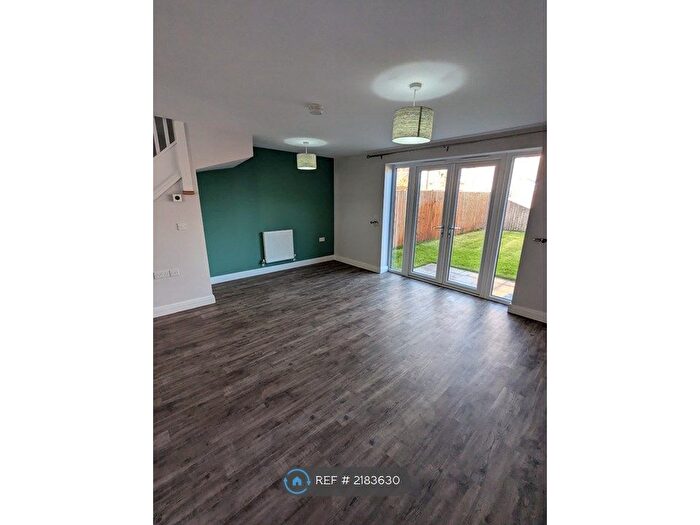 3 Bedroom Semi-Detached House To Rent In Lee Avenue, Coningsby, Lincoln, LN4