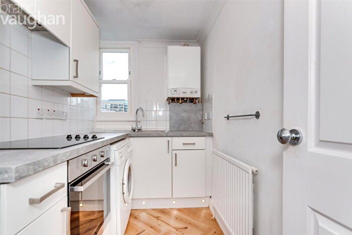 1 Bedroom Flat To Rent In Queens Place, Brighton, East Sussex, BN1