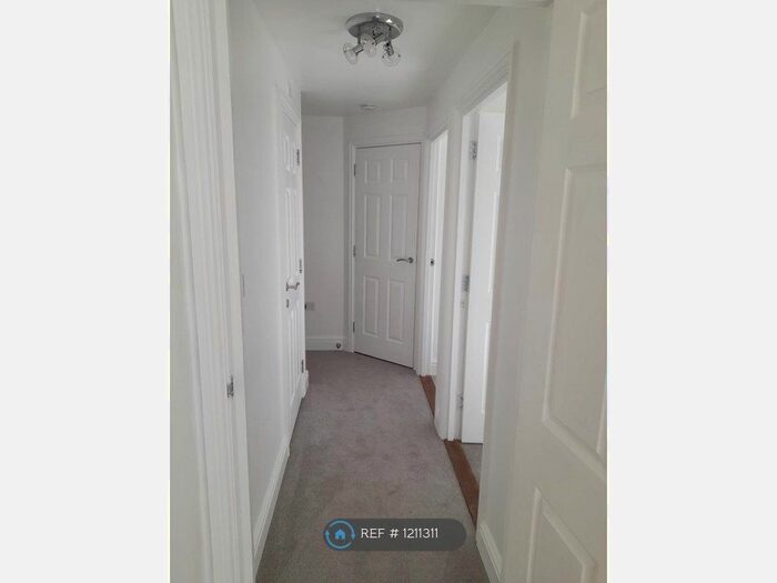 2 Bedroom Flat To Rent In Cole Court, Kettering, NN16