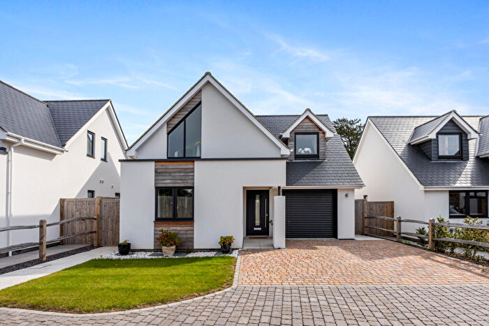 3 Bedroom Detached House For Sale In Pebble Lane, Ferring, BN12