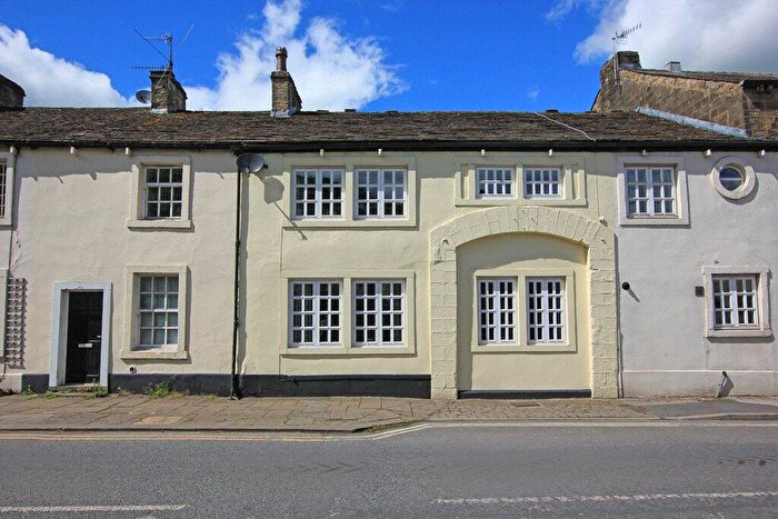 3 Bedroom Town House For Sale In St Robert Court, Gargrave, Skipton, BD23