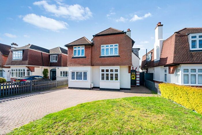 5 Bedroom Detached House For Sale In Hayes Lane, Beckenham, BR3