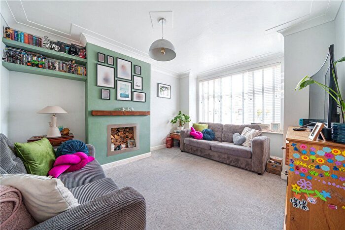 3 Bedroom End Of Terrace House For Sale In Barmouth Avenue, Perivale, Greenford, UB6