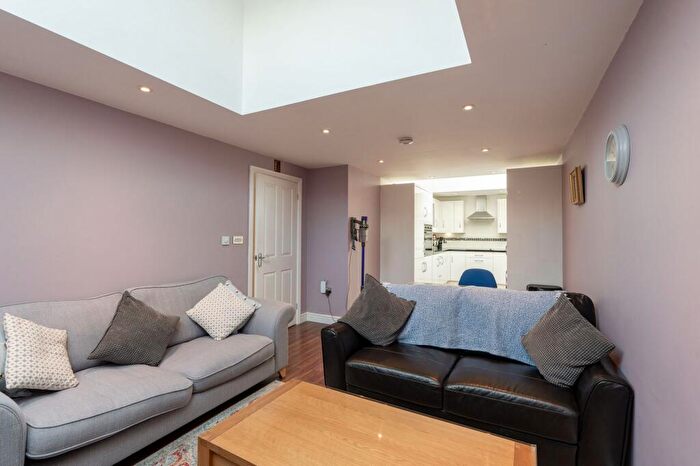 2 Bedroom Apartment For Sale In Longfields, Park Mews Longfields, OX26