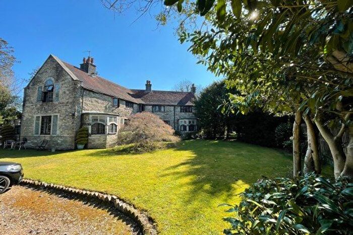 1 Bedroom Flat To Rent In Warren Road, Crowborough, TN6