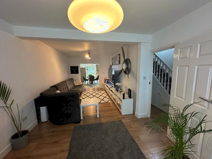 4 Bedroom Terraced House To Rent In Orpington Gardens, Edmonton, N18