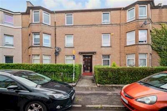 2 Bedroom Flat To Rent In Salen Street, Bellahouston, G52