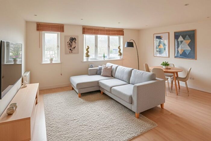 1 Bedroom Flat For Sale In Courtenay House, St. Christophers Road, Haslemere, GU27