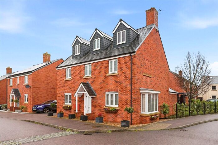 5 Bedroom Detached House For Sale In Falldor Way, Ampthill, Bedfordshire, MK45