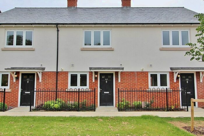 2 Bedroom Terraced House To Rent In Houghton Avenue, Waterlooville, PO7