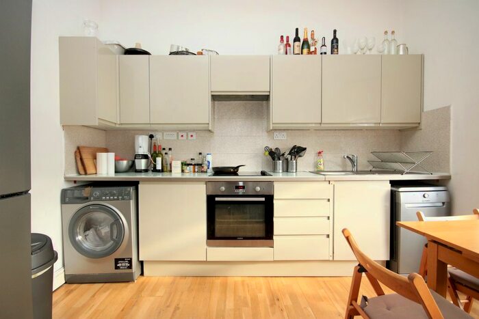 4 Bedroom Flat To Rent In Witherington Road, Highbury, N5