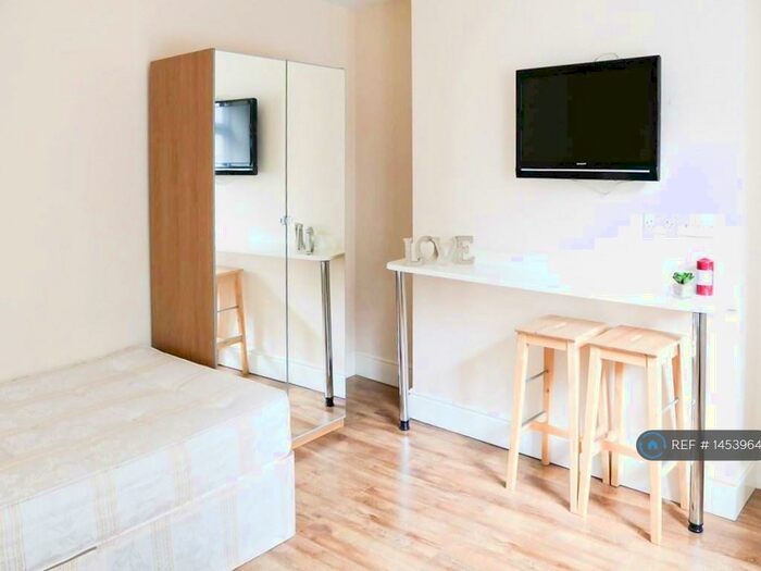 Studio To Rent In London, London, N19