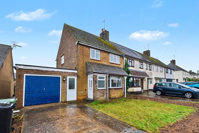 3 Bedroom Semi Detached House To Rent In Lincoln Road, Stamford, PE9