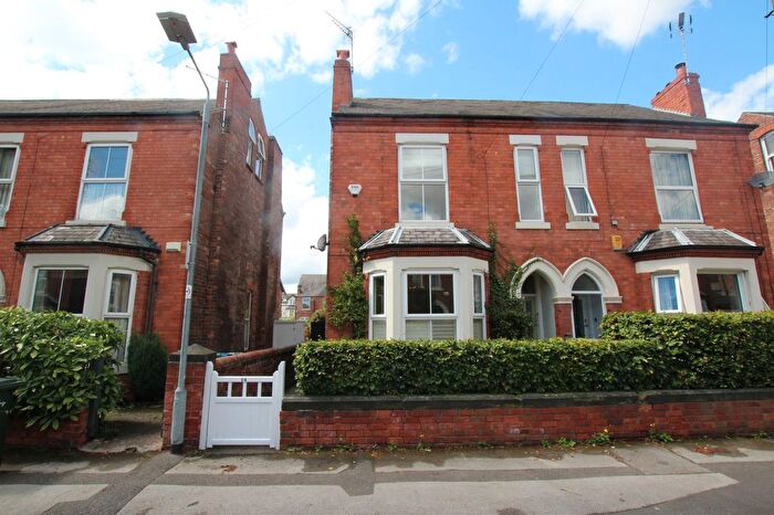 4 Bedroom Semi-Detached House To Rent In Epperstone Road, West Bridgford, NG2