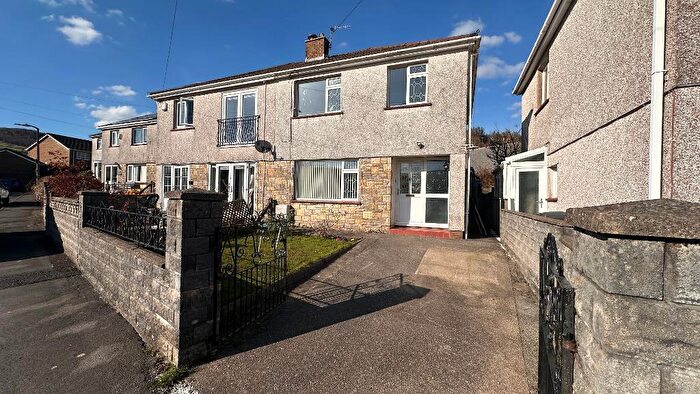 3 Bedroom Semi-Detached House For Sale In Birchgrove Estate, Edwardsville, CF46