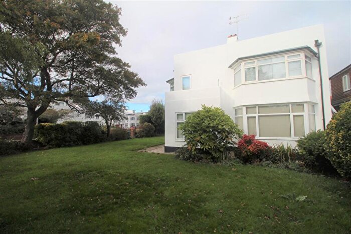 2 Bedroom Flat To Rent In Shaftesbury Avenue, Goring-By-Sea, Worthing, BN12
