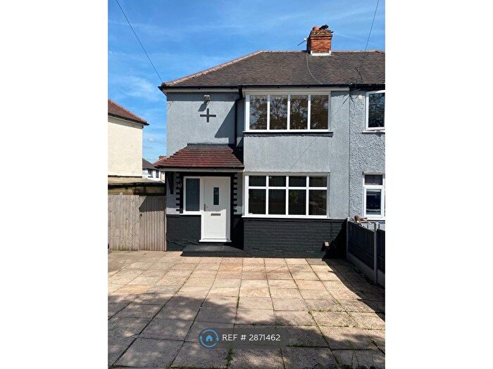 2 Bedroom Semi-Detached House To Rent In Woden Road East, Wednesbury, WS10