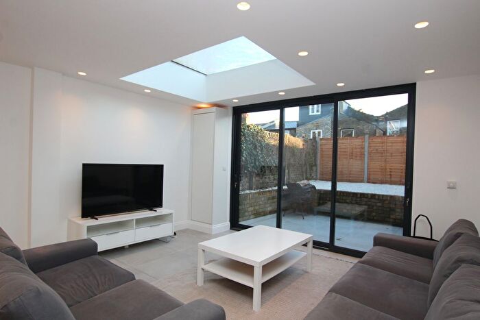 6 Bedroom Terraced House To Rent In Hargwyne Street, London, SW9