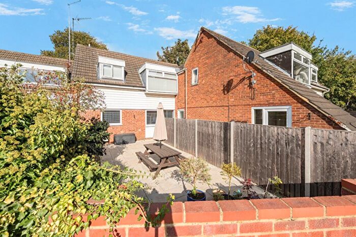 1 Bedroom House For Sale In Eskdale, London Colney, St. Albans, AL2